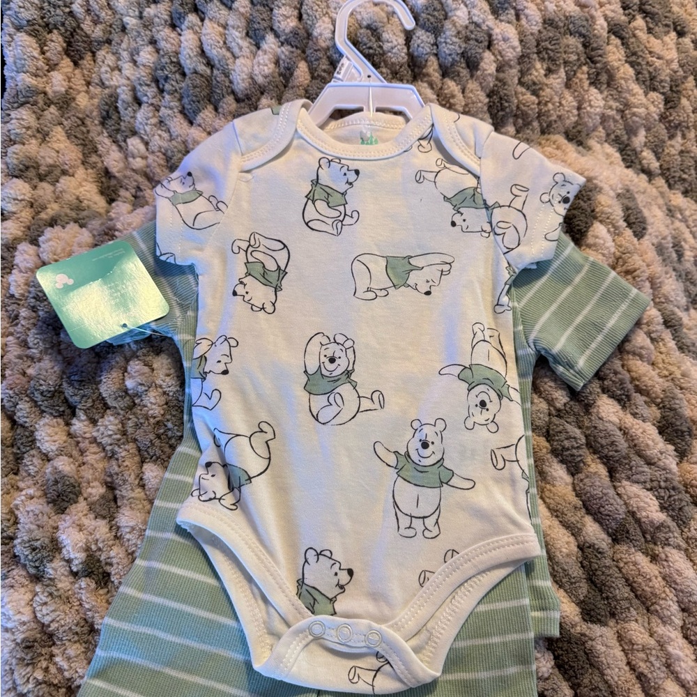 Disney Baby Winnie the Pooh lot 6-9 months- 4 outfits - Picture 6 of 7